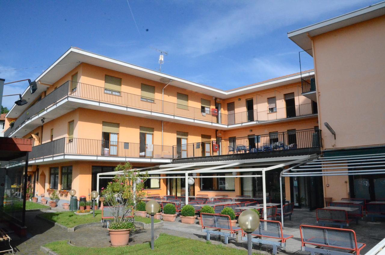 Albergo Roma Gattico Exteriér fotografie